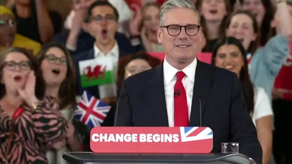 Elsöprő győzelmet aratott a brit Munkáspárt