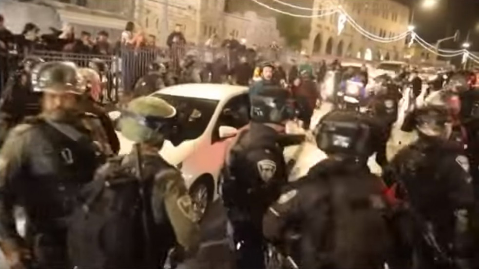 Zavargások törtek ki Jeruzsálem óvárosánál - Molotov-koktélokat, köveket dobálnak