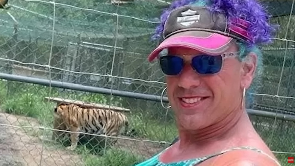 Volt feleségét és gyerekét lőtte agyon a transznemű ámokfutó egy ifjúsági hokimérkőzésen