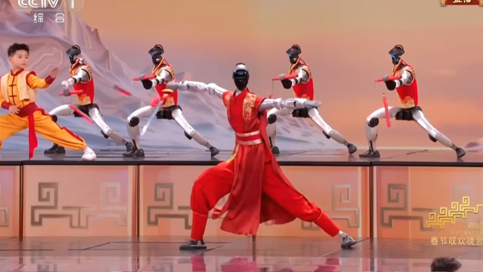 Videó: Ijesztő szintre jutott Kína a verekedő-táncoló robotok fejlesztésében