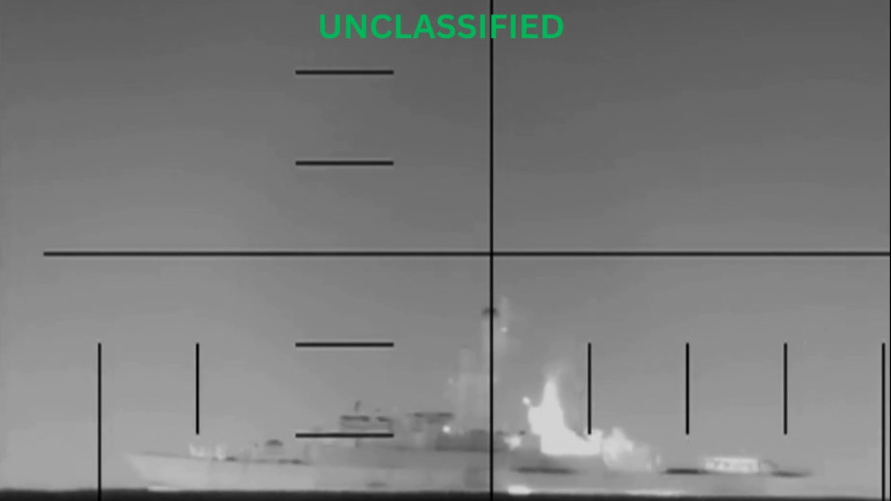 A második világháború óta példátlan: Amerikai torpedó süllyesztett el egy iráni hadihajót Srí Lankánál - videó