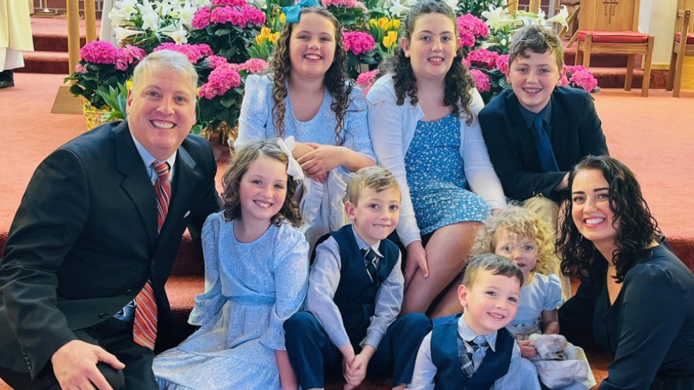 Több mint 1 millió dolláros kártérítést kapott az ártatlanul meghurcolt hétgyermekes életpárti családapa