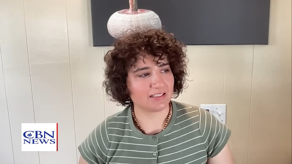 „Ő tényleg létezik” - Teljesen megváltozott az egykor transznemű izraeli nő élete, miután elolvasta az Újszövetséget