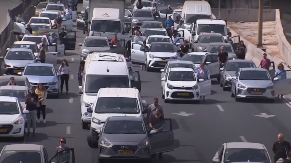 Két percre megállt az élet Izraelben a holokauszt-emléknapon