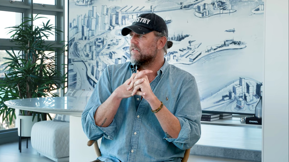 Joel Houston megtörte a csendet: „Kívülről minden hihetetlenül nézett ki, de belül lassan meghaltam”