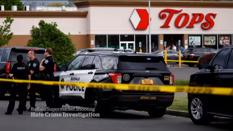 (18+) Élőben közvetíthette ámokfutását egy 18 éves merénylő Buffalóban