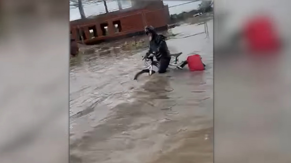 Videó: Hatalmas esőzés söpör végig az országon