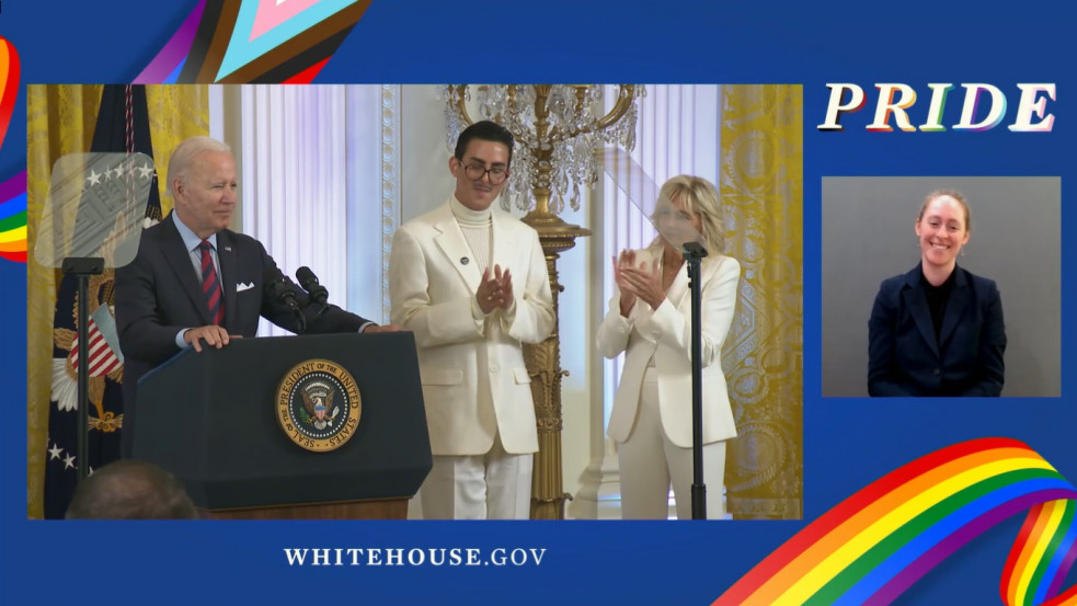 Itt a válasz a gyermekvédelmi törekvésekre: LMBT-párti rendeletet írt alá Biden elnök