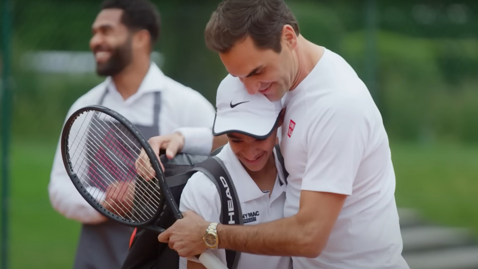 Videó: Federer egy kisfiúnak öt évvel ezelőtt tett ígéretét váltotta be 