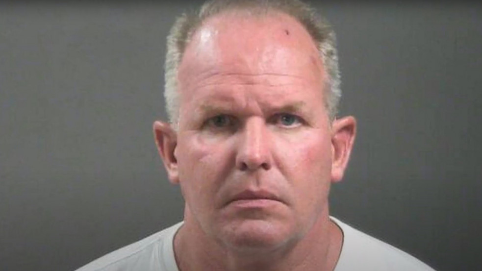 A vita hevében megharapta egy férfi orrát a húspótlókat gyártó vegán cégóriás vezetője