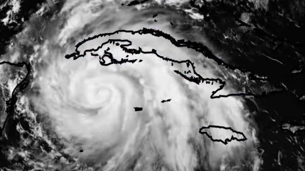 Száz éve nem látott erejű hurrikán söpörhet végig Floridán holnap