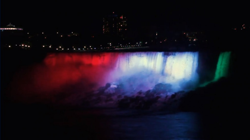 Gyönyörű: magyar színekben pompázott a Niagara-vízesés - videó