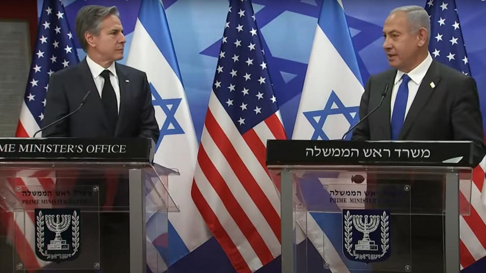„Amerika szilárdan elkötelezett Izrael biztonsága mellett” – szögezte le Blinken a Netanjahuval tartott sajtótájékoztatón