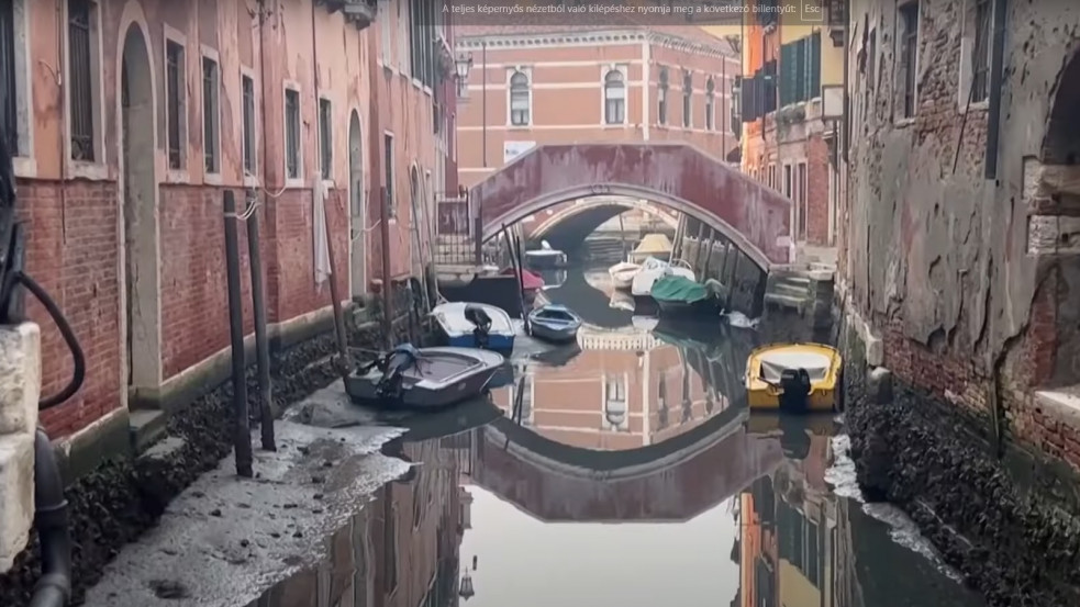 Döbbenetes videó: Velence csatornái elkezdtek kiszáradni