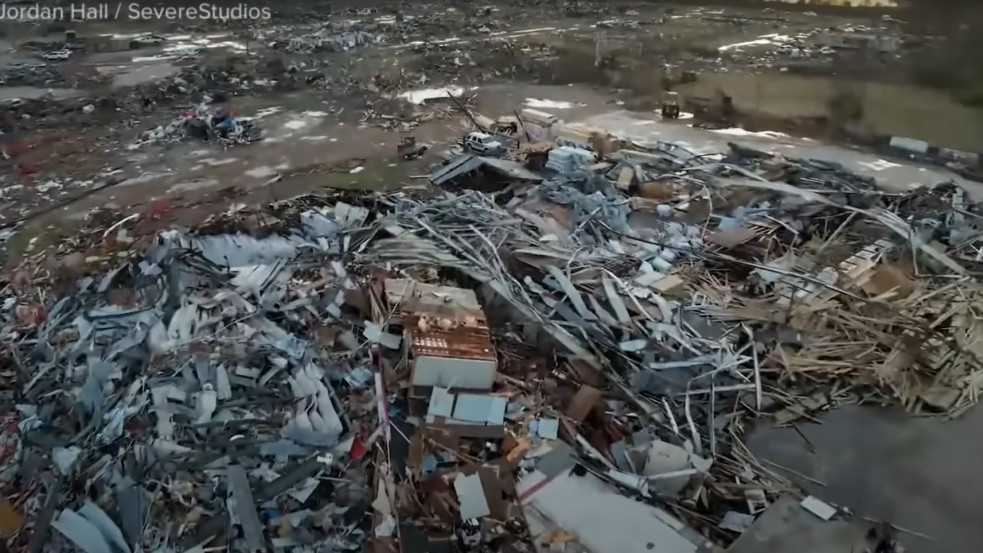 Újabb tornádó pusztított Amerikában, legalább 25 ember életét vesztette a természeti csapásokban