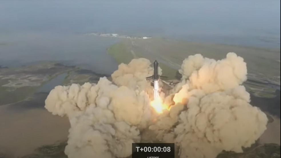 Videó: Kilövés után felrobbant Elon Musk rakétája, amivel a Marsra juttatná az emberiséget