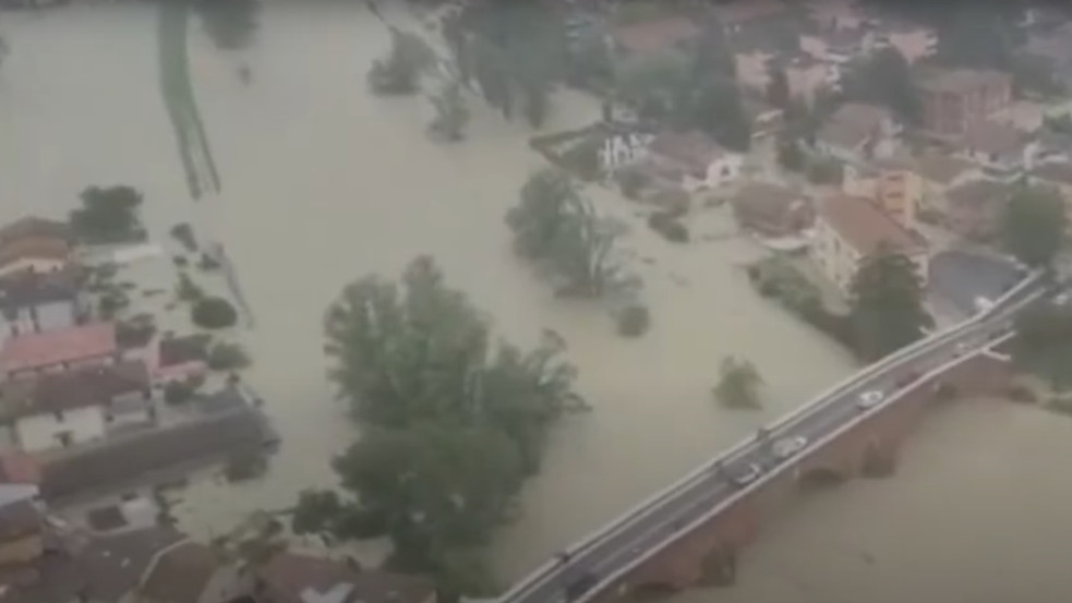 5 ezer főt kellett evakuálni az olaszországi áradások miatt - legkevesebb 3 ember életét vesztette