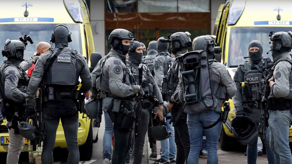 (18+) Két ember meghalt a rotterdami lövöldözésekben - az elkövető még a házát is rágyújtotta az áldozatra