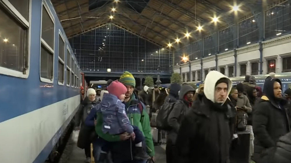 BRFK: tegnap is több mint 4 ezer menekült érkezett a budapesti pályaudvarokra