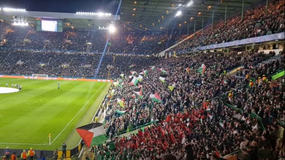 Több ezer Celtic-szurkoló lobogtatott palesztin zászlókat az Atletico Madrid elleni meccsen