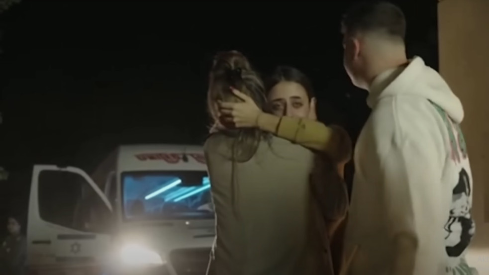 Az izraeli túszok hetedik csoportja is kiszabadult a Hamász fogságából