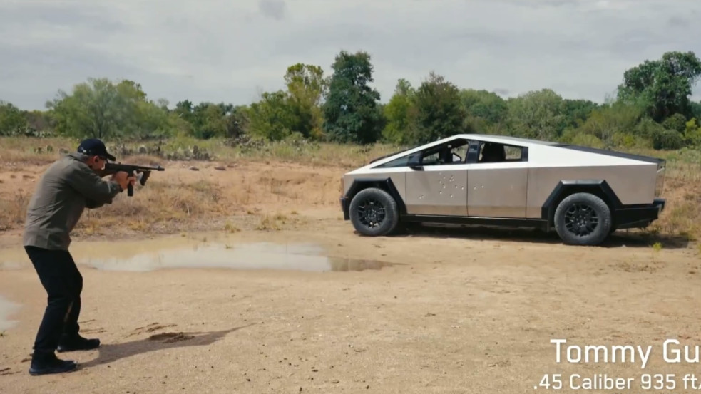 4 év halogatás után piacra dobta a Tesla új járgányát, az elektromos és golyóálló Cybertruckot