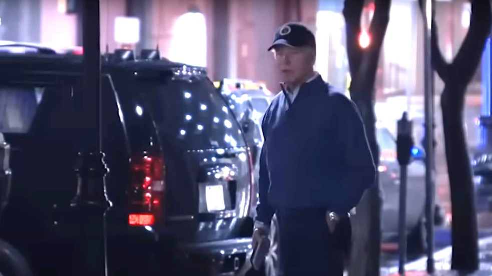 Belehajtottak Joe Biden elnöki konvojába - videó