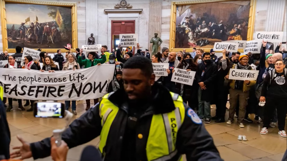 Videó: 60 palesztinpárti tüntetőt tartóztattak le a Capitoliumban