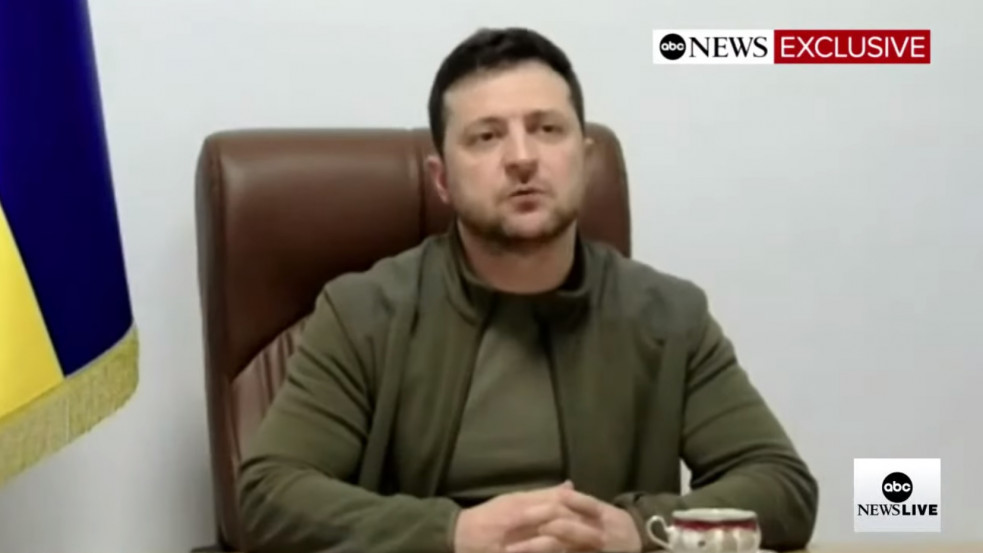"Nem akarok olyan ország elnöke lenni, ami térden állva könyörög" - Zelenszkij lemondana a NATO-ról, akár a szakadár területekről is