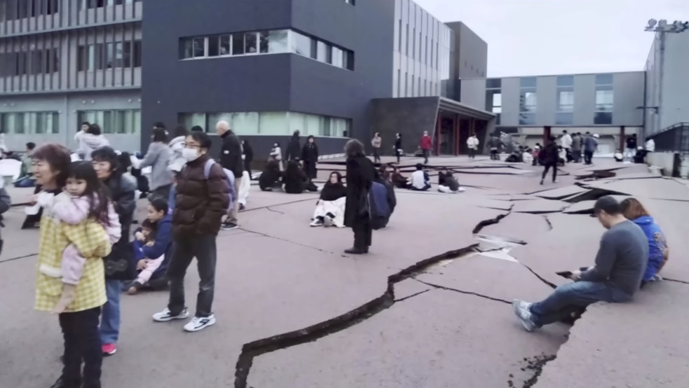 Hatalmas földrengés rázta meg Japánt, cunami is jöhet