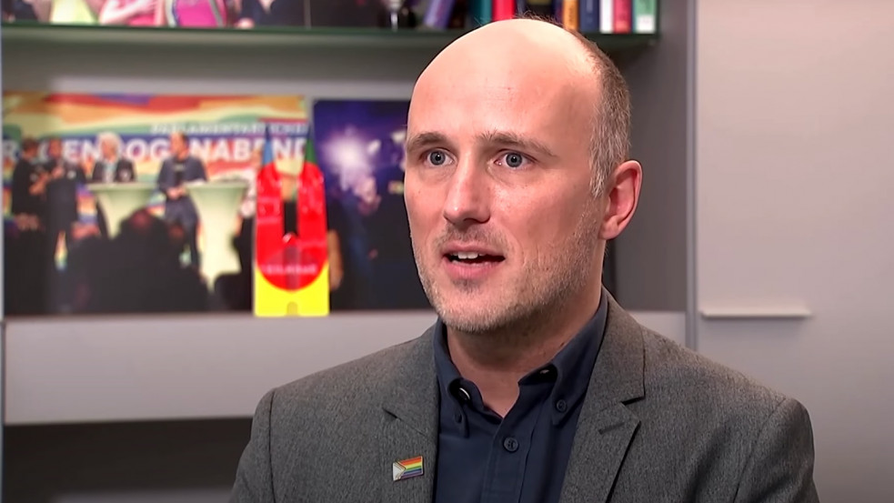 Lefasisztázott egy gyermekéért aggódó anyukát a német queer ügyi kormánybiztos