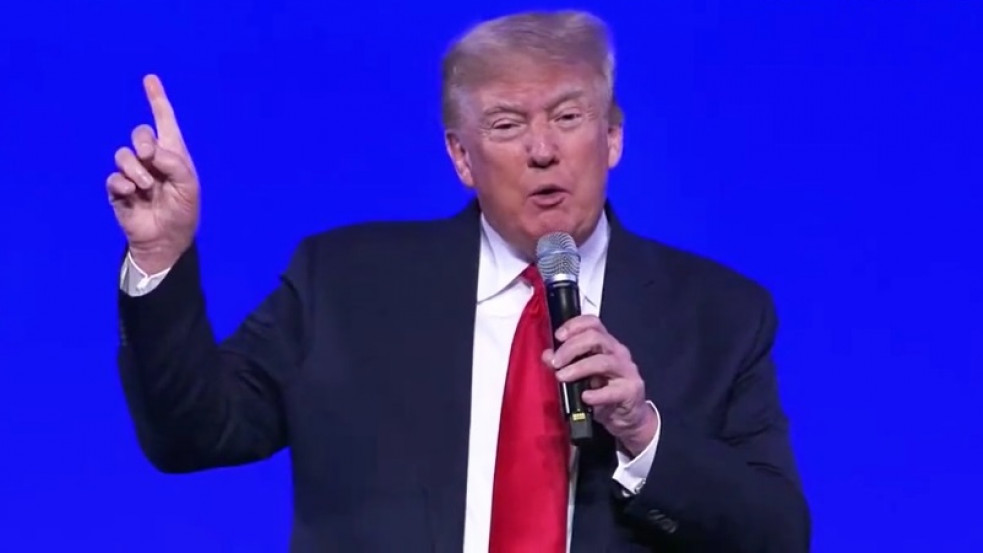 Trump: Amerikának most Megváltóra van szüksége, de nem én vagyok az