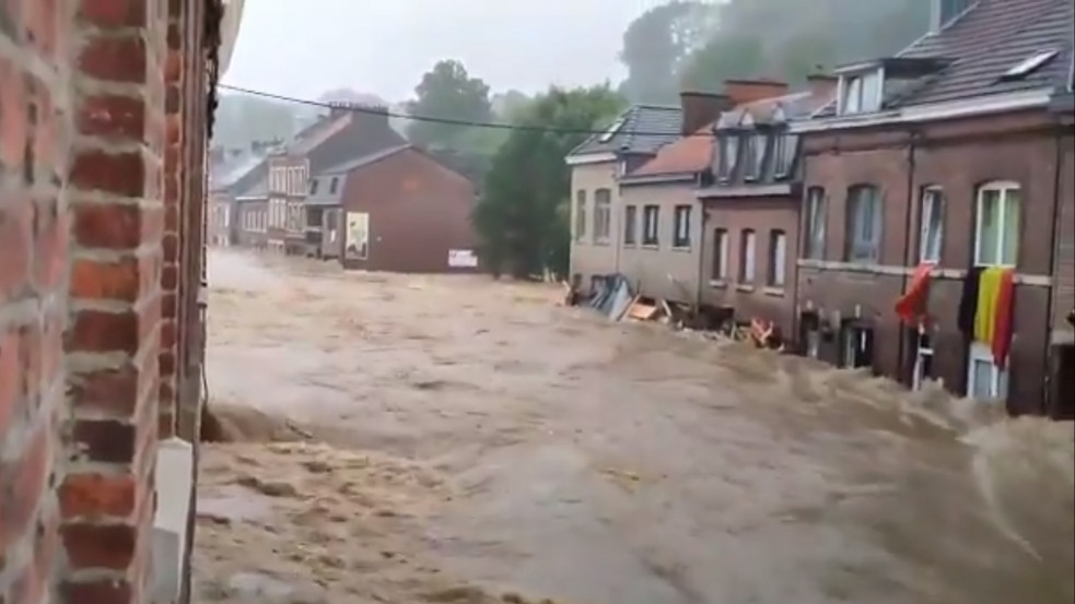 Drámai áradások Belgiumban, Luxemburgban és Hollandiában is: volt, aki a pincéjében fulladt vízbe
