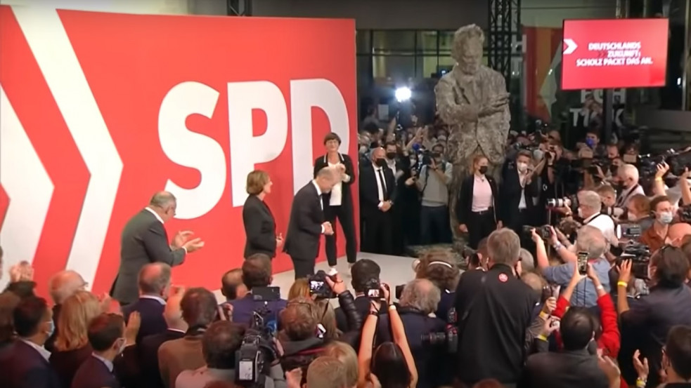 Hajszálnyi előnnyel győztek a szociáldemokraták Németországban