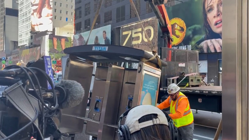 Véget ért egy korszak: New York utolsó fizetős telefonfülkéjét is eltávolították