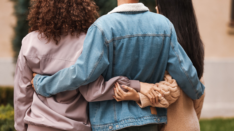 New York-i bírói döntés: a poliámor kapcsolatok kapják ugyanazt a jogi védelmet, mint a házasságok