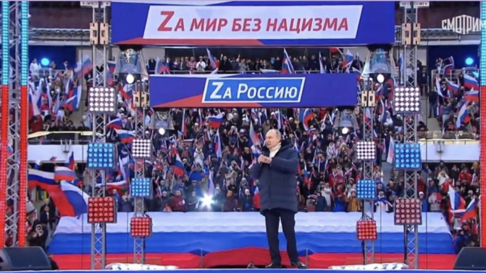 "Nincs nagyobb szeretet annál" - a Bibliából idézve szónokolt Putyin 200 ezer ember előtt