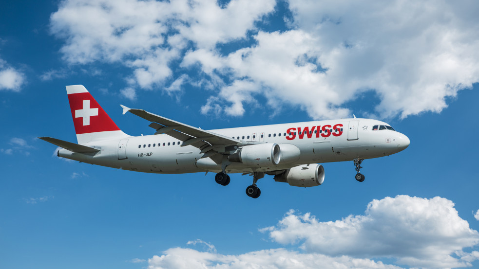 Svájc teljesen lezárta a légterét