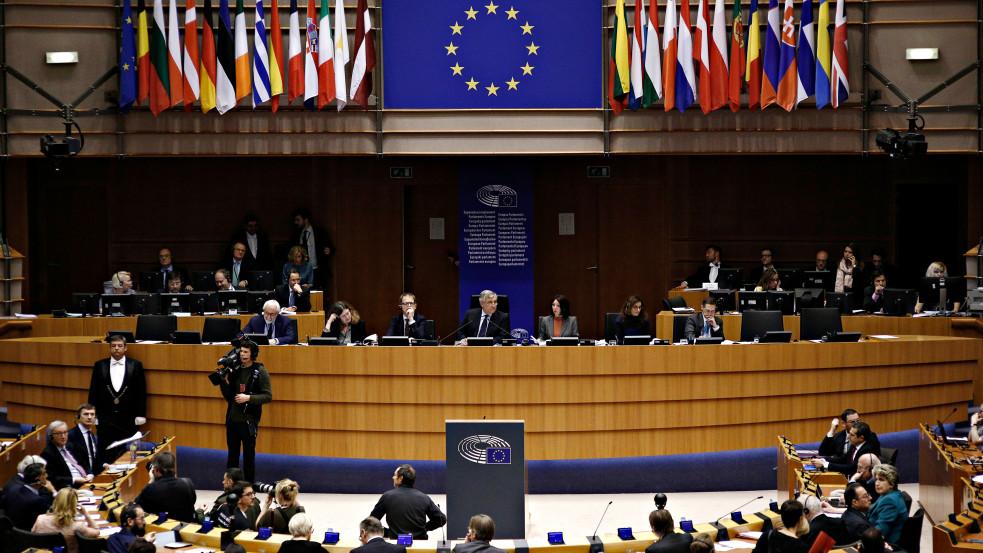 Döntött az Európai Parlament: ellenzéki magyar képviselők is megszavazták, hogy az abortusz alapvető jog legyen