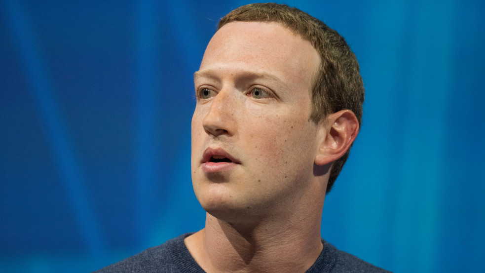 Ilyen még nem fordult elő a Facebook történetében: csökkenőben a napi aktív felhasználók száma 