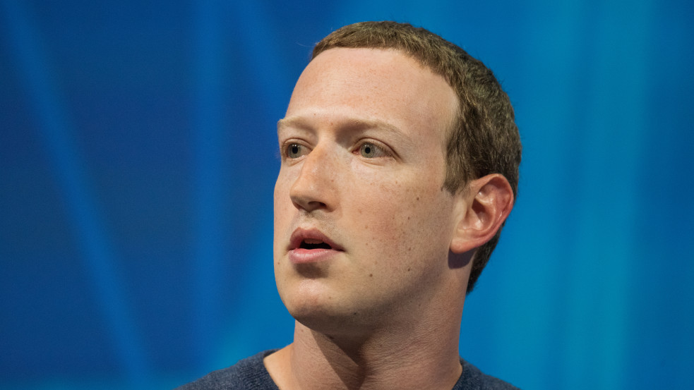 Év emberéből botrányhős: másodjára került Zuckerberg a Time címlapjára