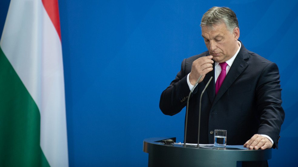 Friss felmérés: a magyarok szerint Orbánnál csak a pápa békepártibb