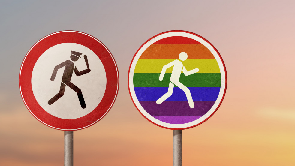 Ukrajna nem engedi ki az országból  a transznőket