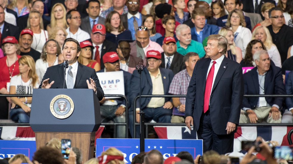 DeSantis kiszállt a republikánus előválasztásból, hogy beálljon Trump mögé