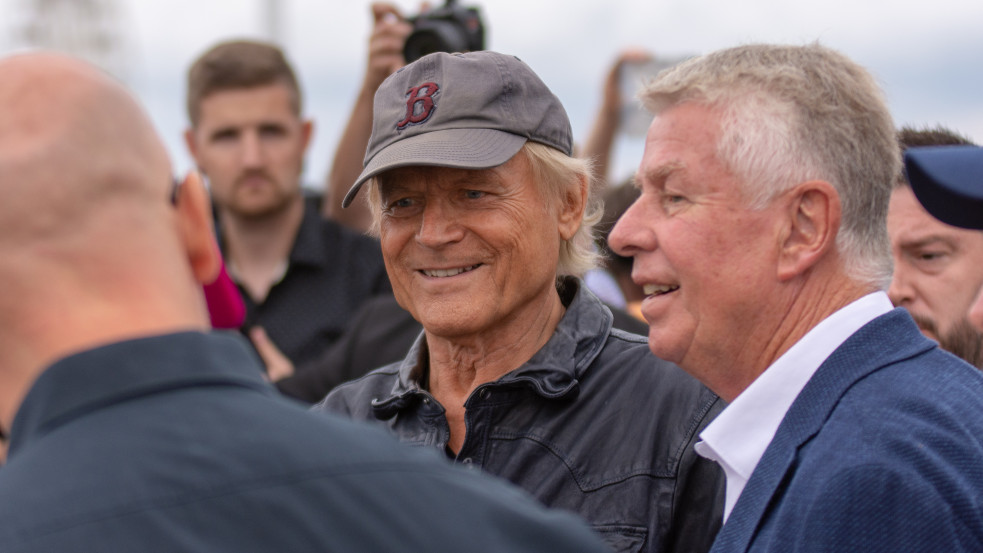 "Hadd mondjam el, az oroszok alapvetően jó emberek" - Terence Hill is megszólalt az ukrán háború kapcsán.