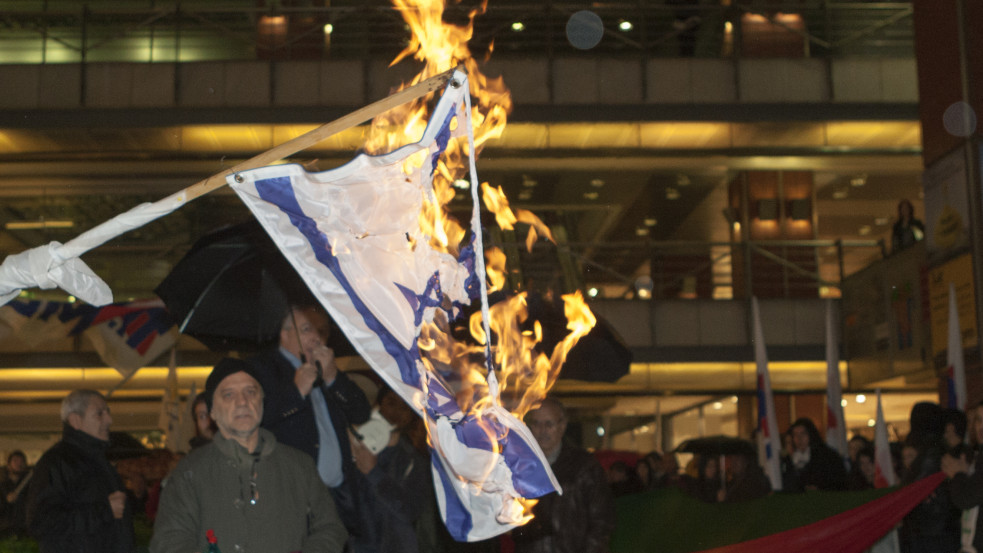 28 izraeli nagykövetséget és konzulátust zártak be Irán fenyegetődzése miatt