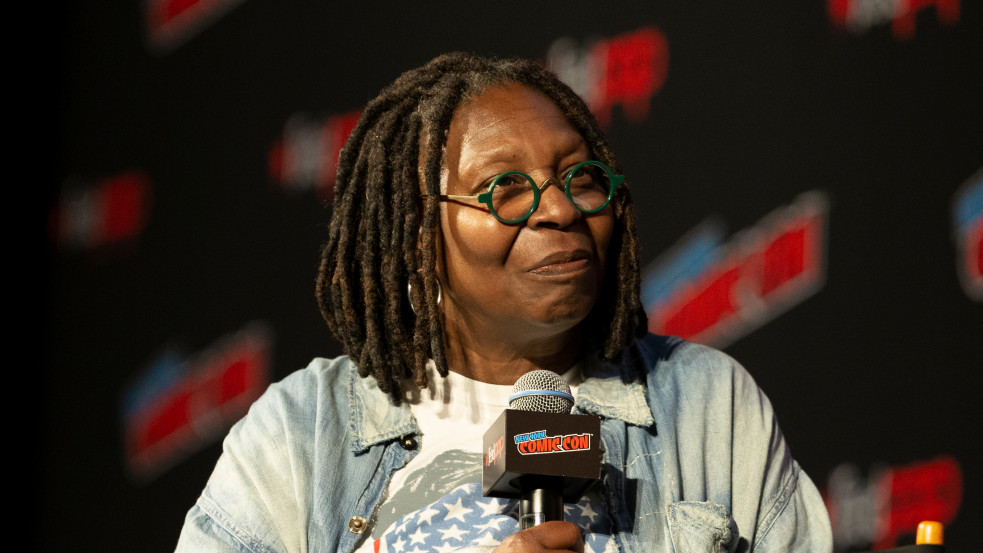 Whoopi Goldberg bocsánatkérésre kényszerült, miután azt állította, a holokauszt „nem faji kérdés volt”