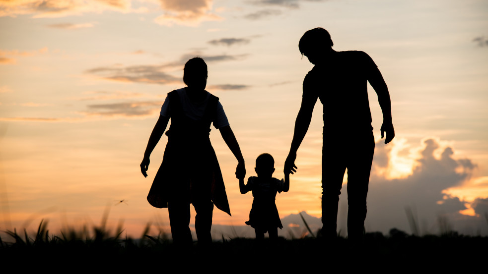 A gyerekeket meg kell óvni a pornográf tartalmaktól - fontos bejegyzést tett közzé a Szent István Intézet