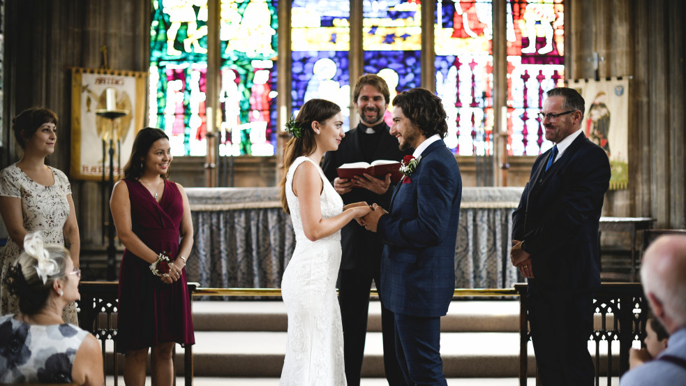 Kilenc év után sikerült eldönteni: nem lesz anglikán egyházi ceremónia a "melegházasságok" megáldására