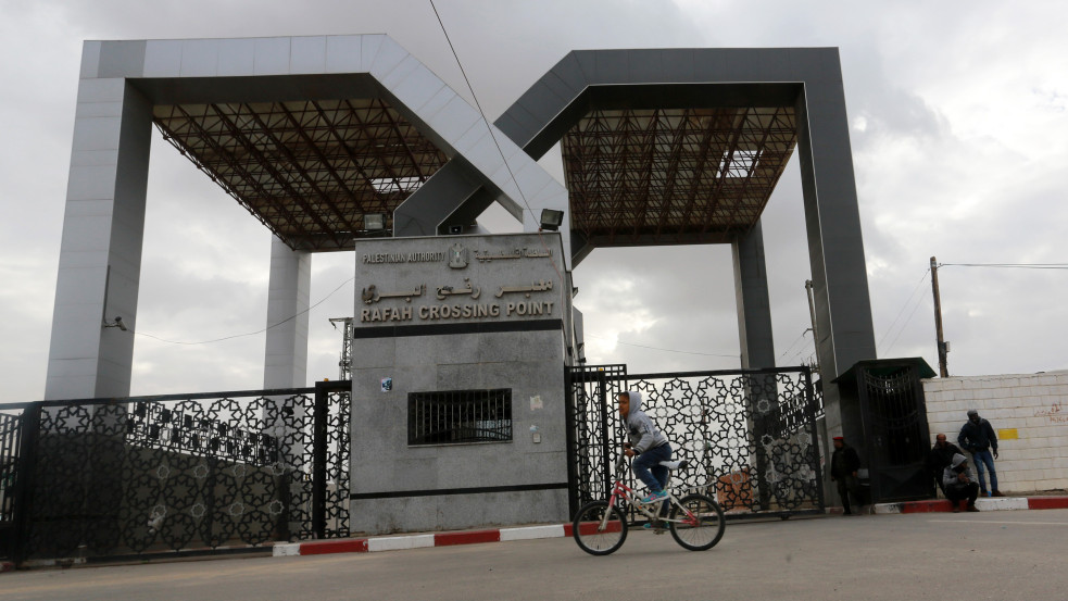 Izrael megnyitotta a gázai határátkelőt Rafahnál Egyiptom felé